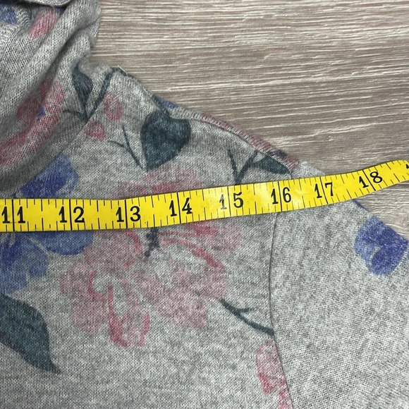 NWT Bailey Lane Crop Tie Front Brushed Pullover Light Grey Floral Hoodie L - Picture 6 of 16